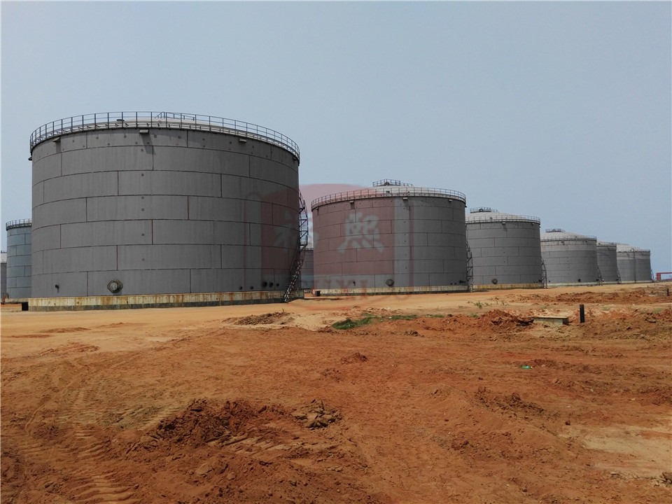 Utilizzazione di serbatoi di stoccaggio del combustibile in Angola